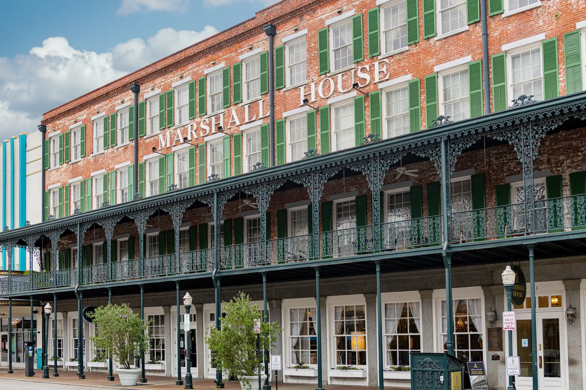 the facade of the Marshall House in Savannah Georgia